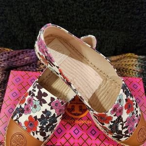 Tory Burch Size 9 Printed Canvas